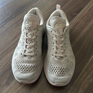 APL Techloom pro US Women’s 6.5